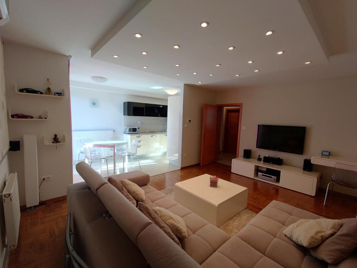 شقة Apartman Mare Nostrum**** غييكا المظهر الخارجي الصورة