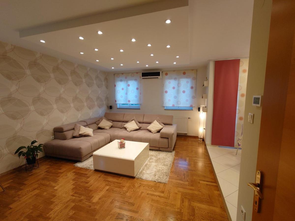شقة Apartman Mare Nostrum**** غييكا المظهر الخارجي الصورة