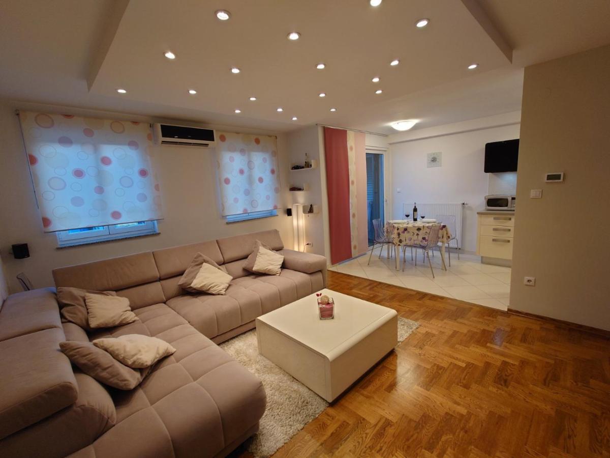 شقة Apartman Mare Nostrum**** غييكا المظهر الخارجي الصورة