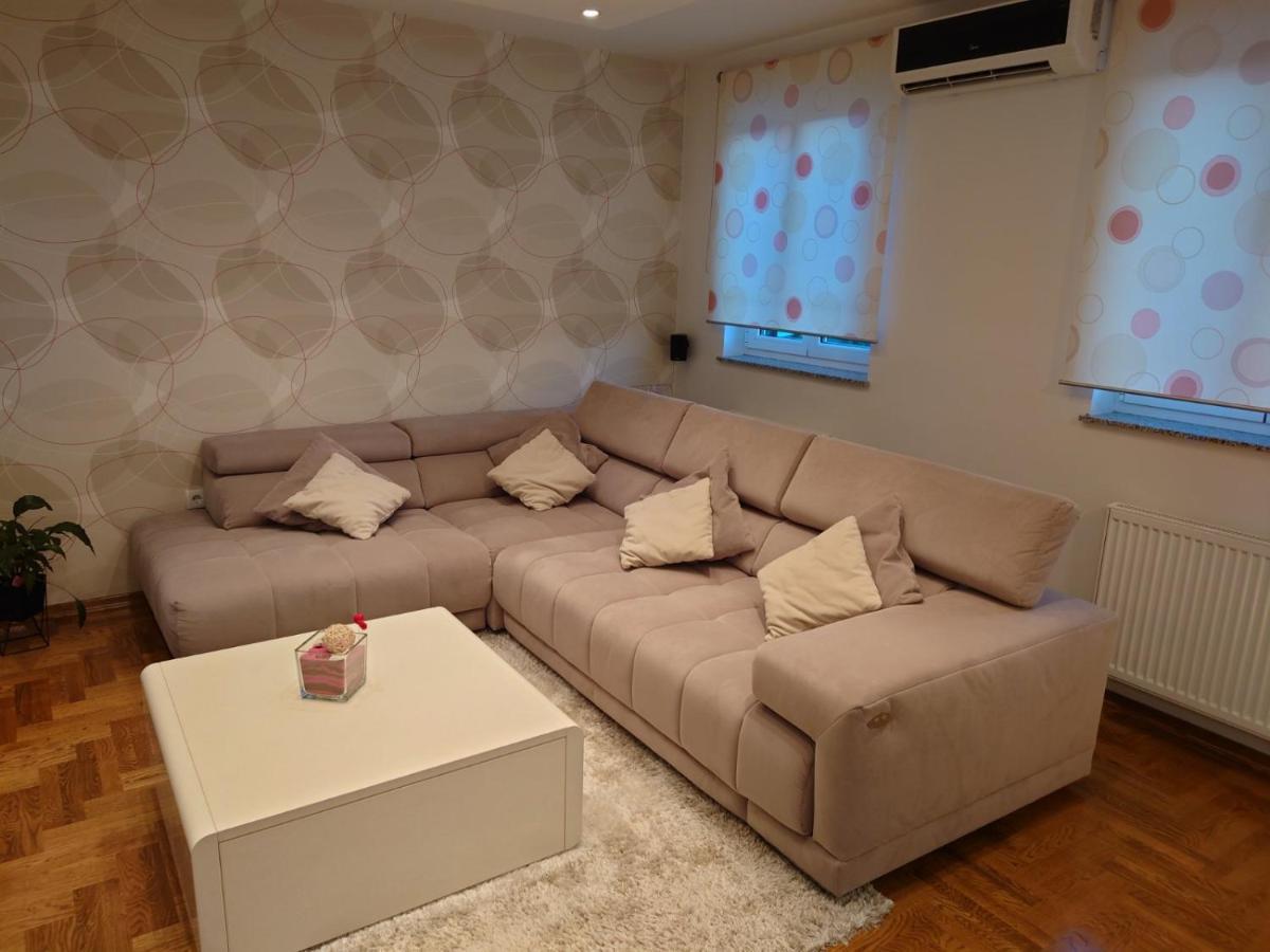 شقة Apartman Mare Nostrum**** غييكا المظهر الخارجي الصورة